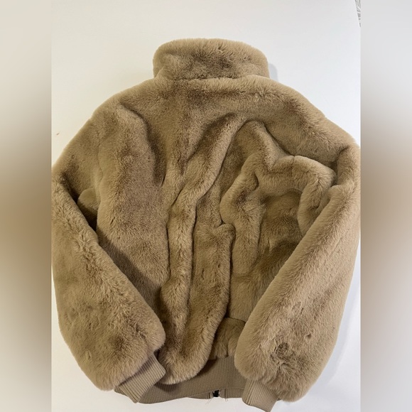 NWT XS Camel 🐪 Faux Fur Bomber Jacket - Picture 5 of 8